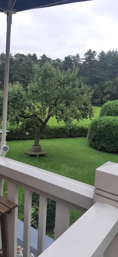 Bed and Breakfast Huize Koempoelan Naarden Exterior foto