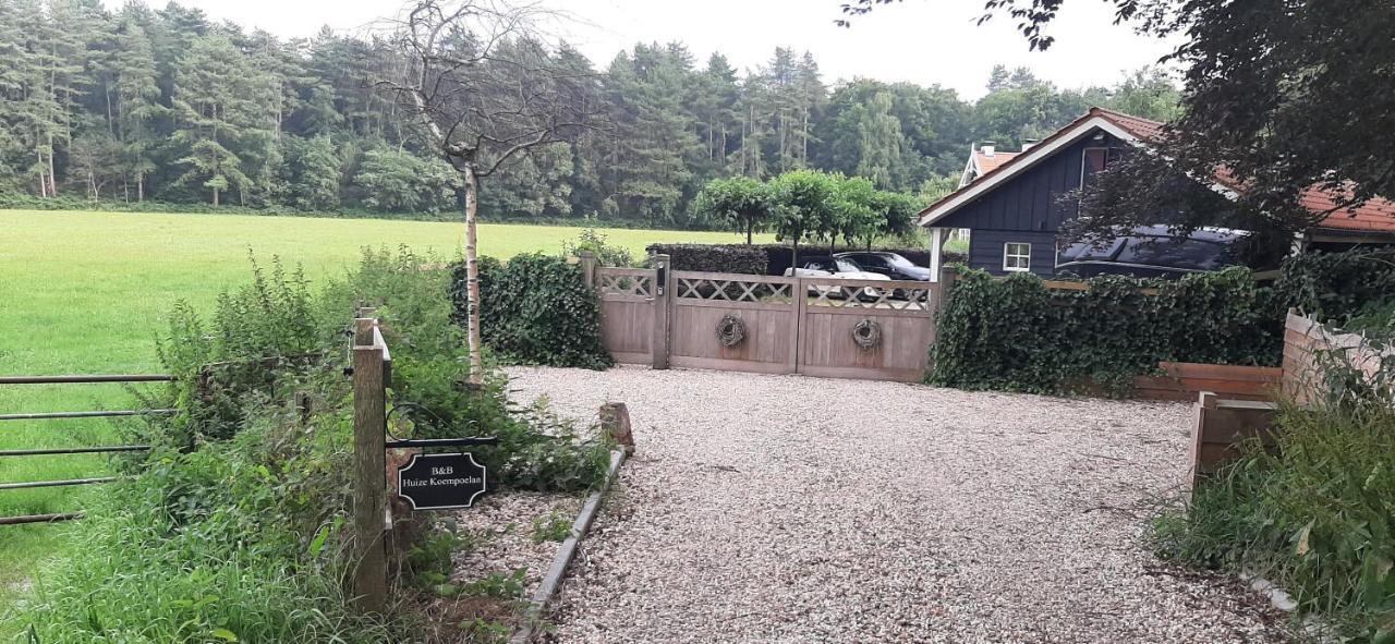 Bed and Breakfast Huize Koempoelan Naarden Exterior foto
