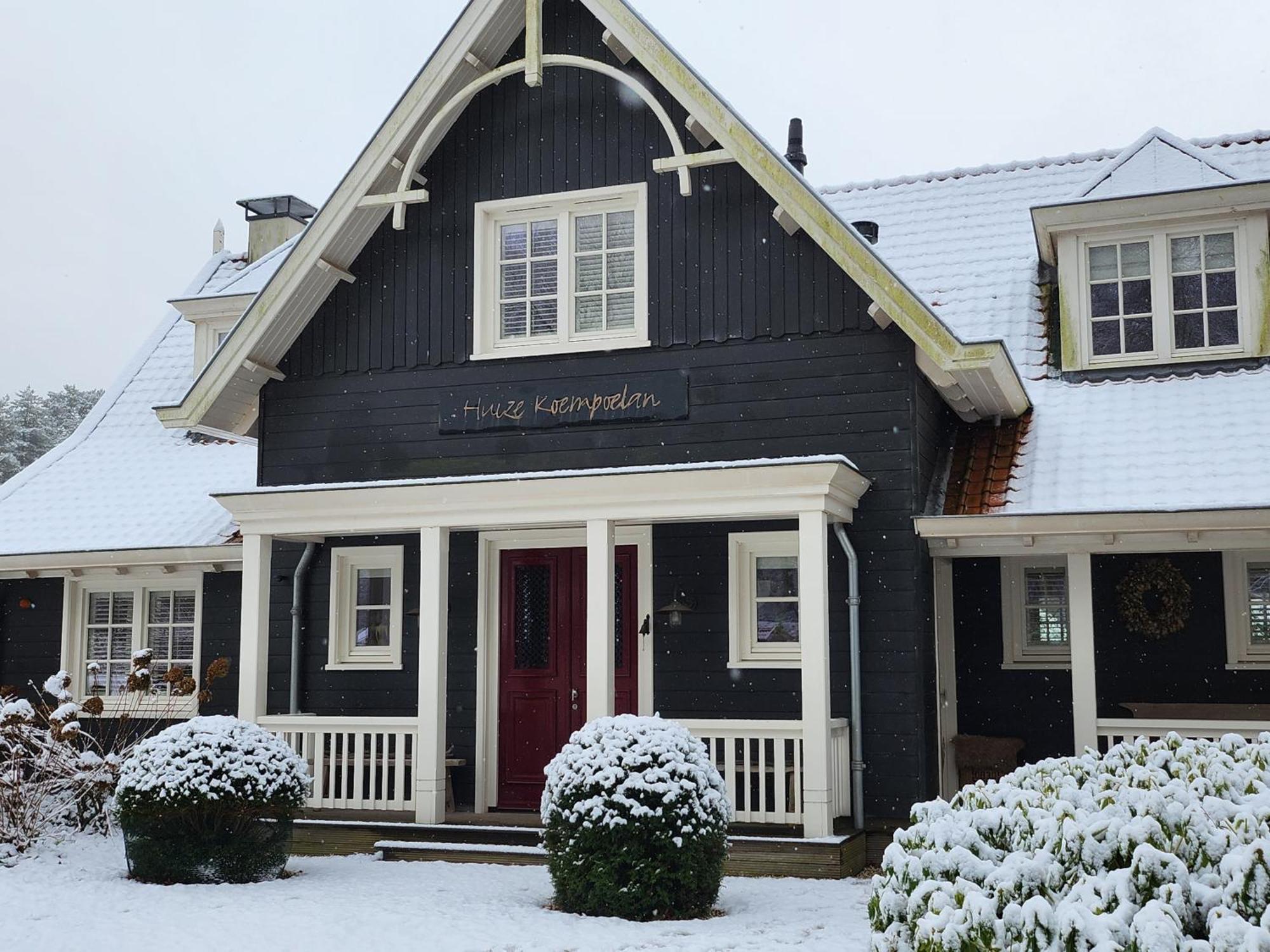 Bed and Breakfast Huize Koempoelan Naarden Exterior foto